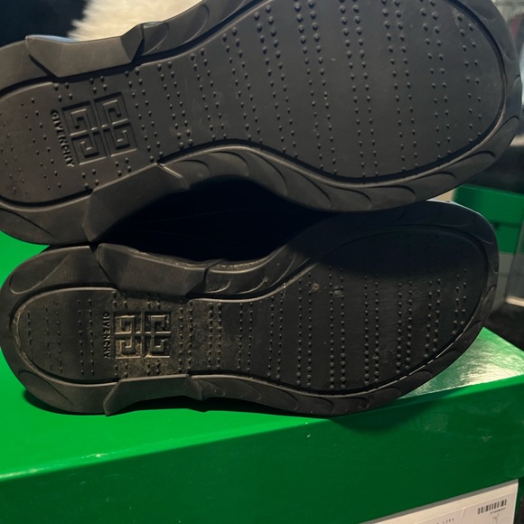 Givenchy Shark Lock Biker ankle boots in grained leather - Picture 5 of 6